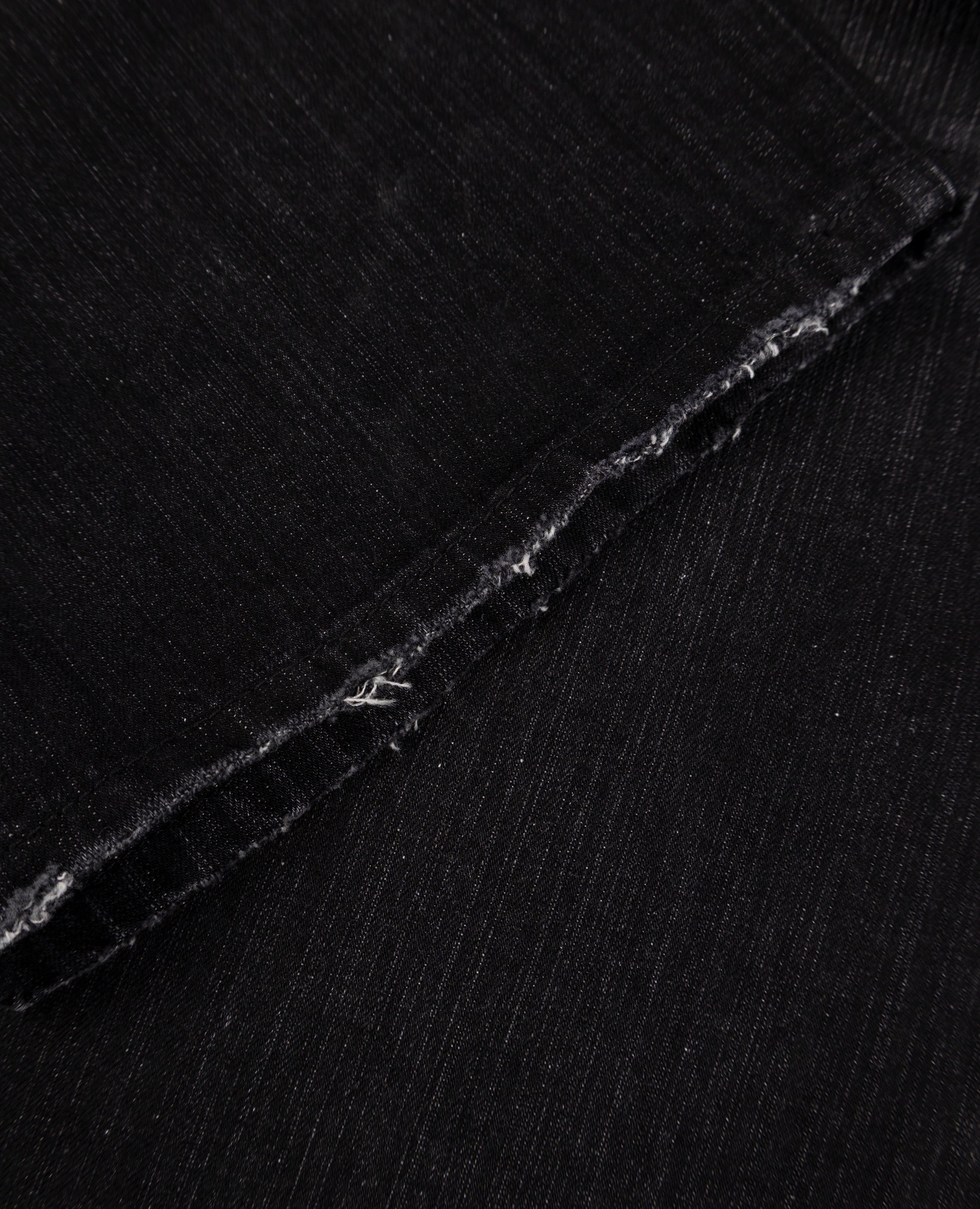 LOOSE-FIT EVERYDAY DENIM