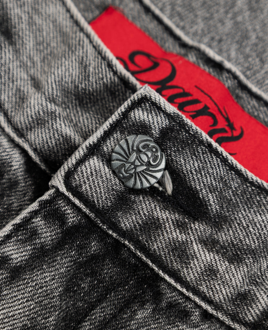 STRAIGHT EVERYDAY DENIM