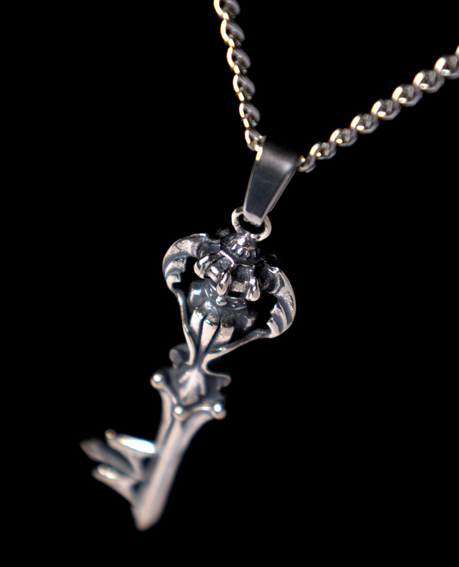 ROYAL KEY NECKLACE