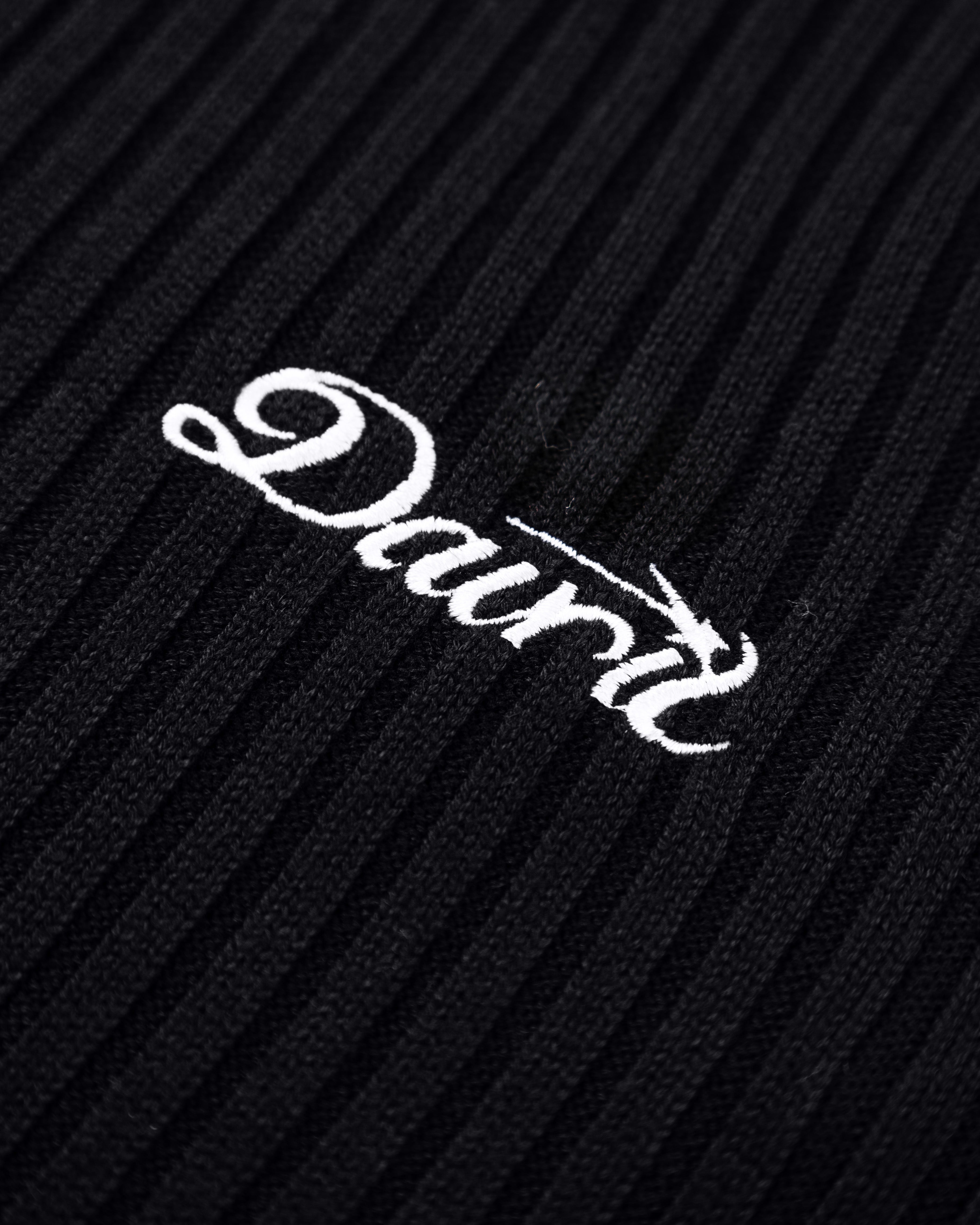 DARK OPENING KNIT