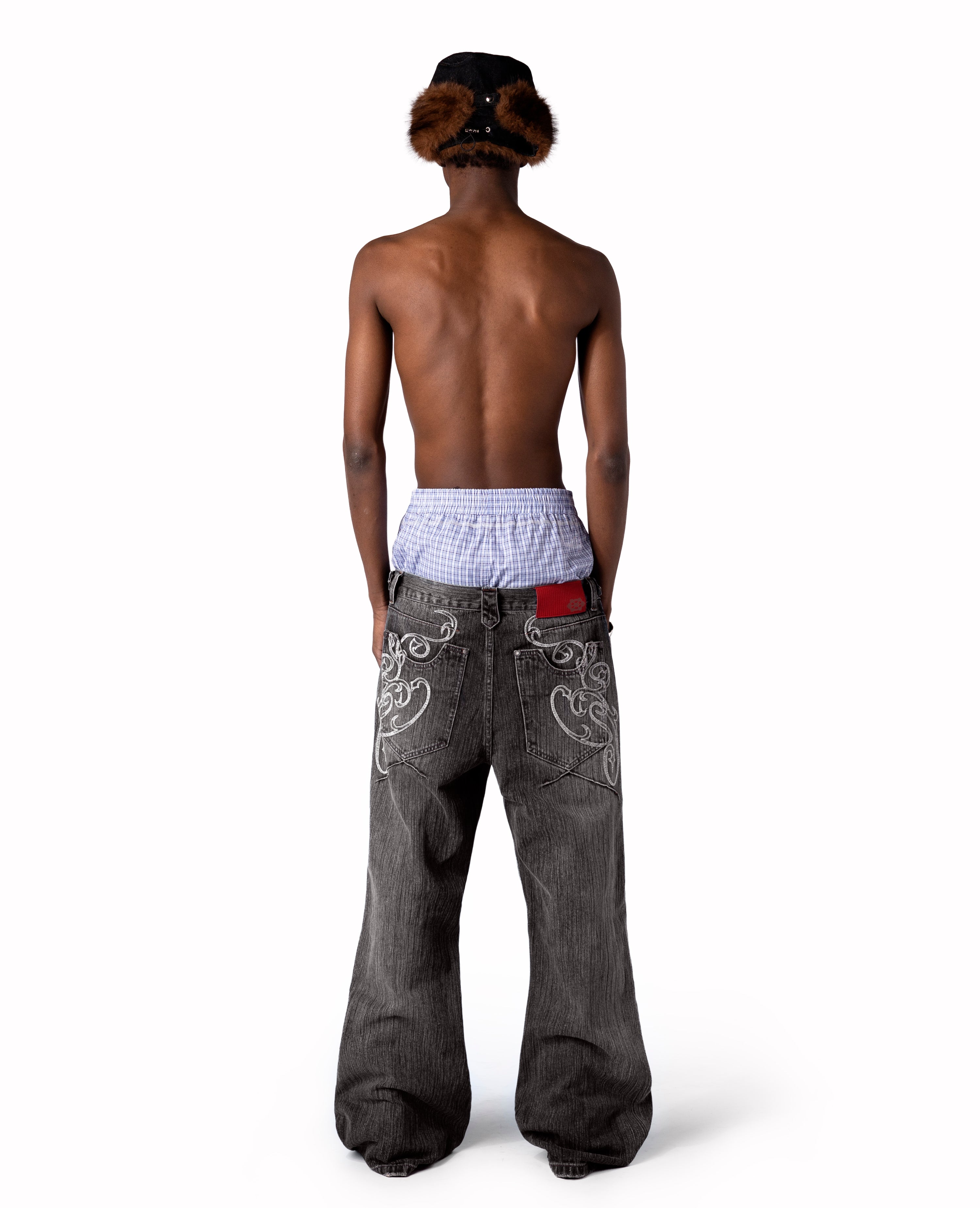 BLACK OPENING BOOTCUT DENIM