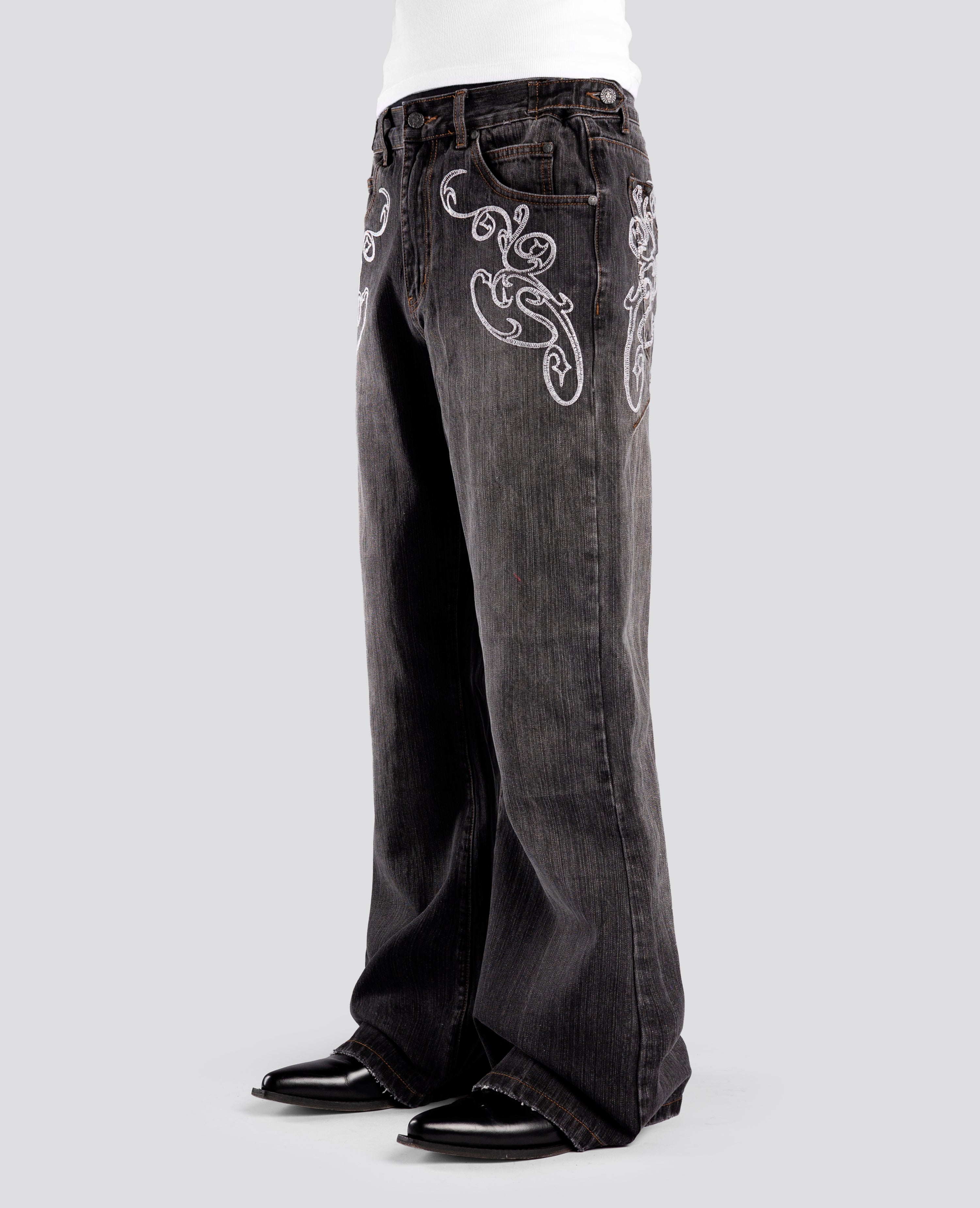 BLACK OPENING BOOTCUT DENIM