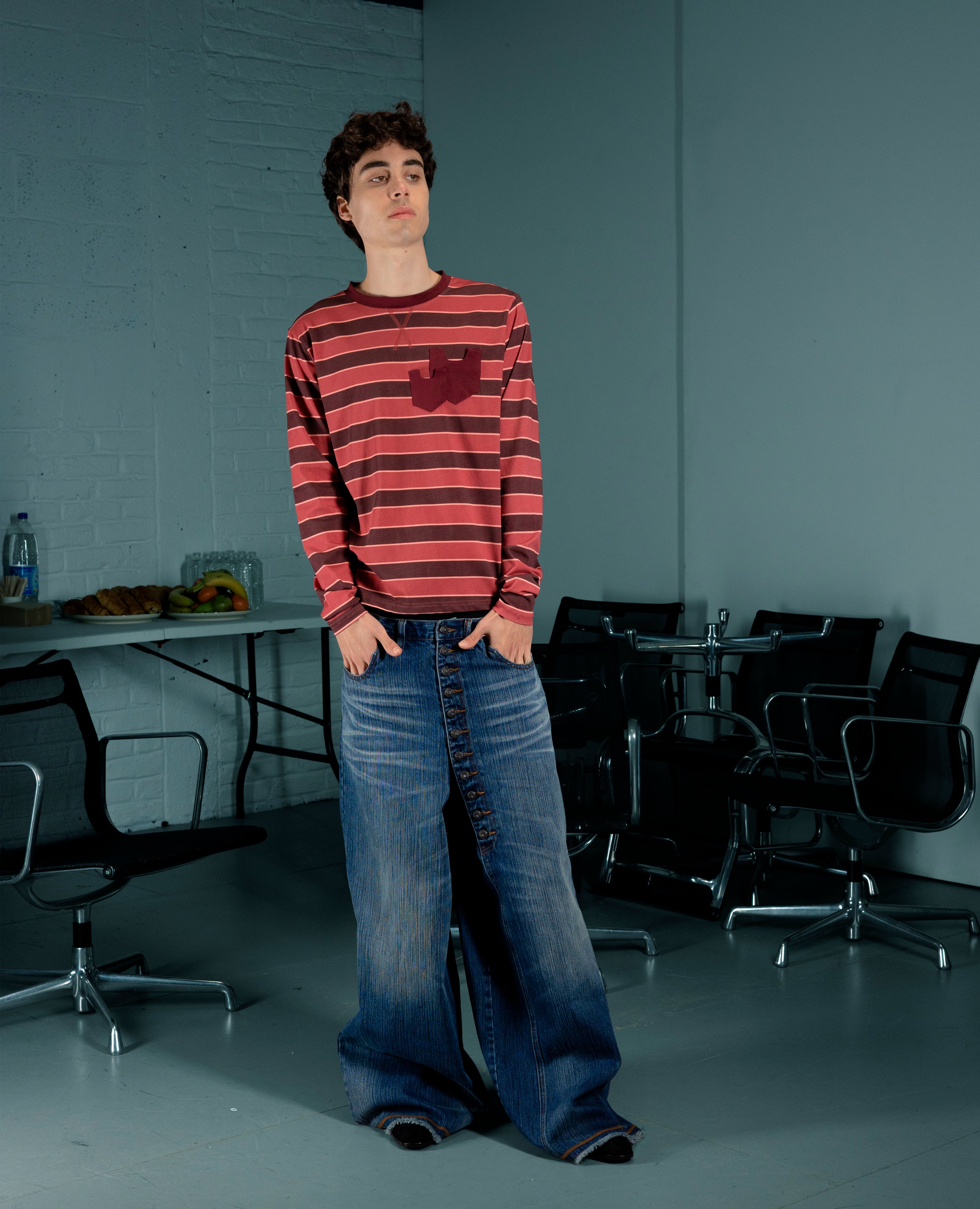 RED PRISONER LONGSLEEVE