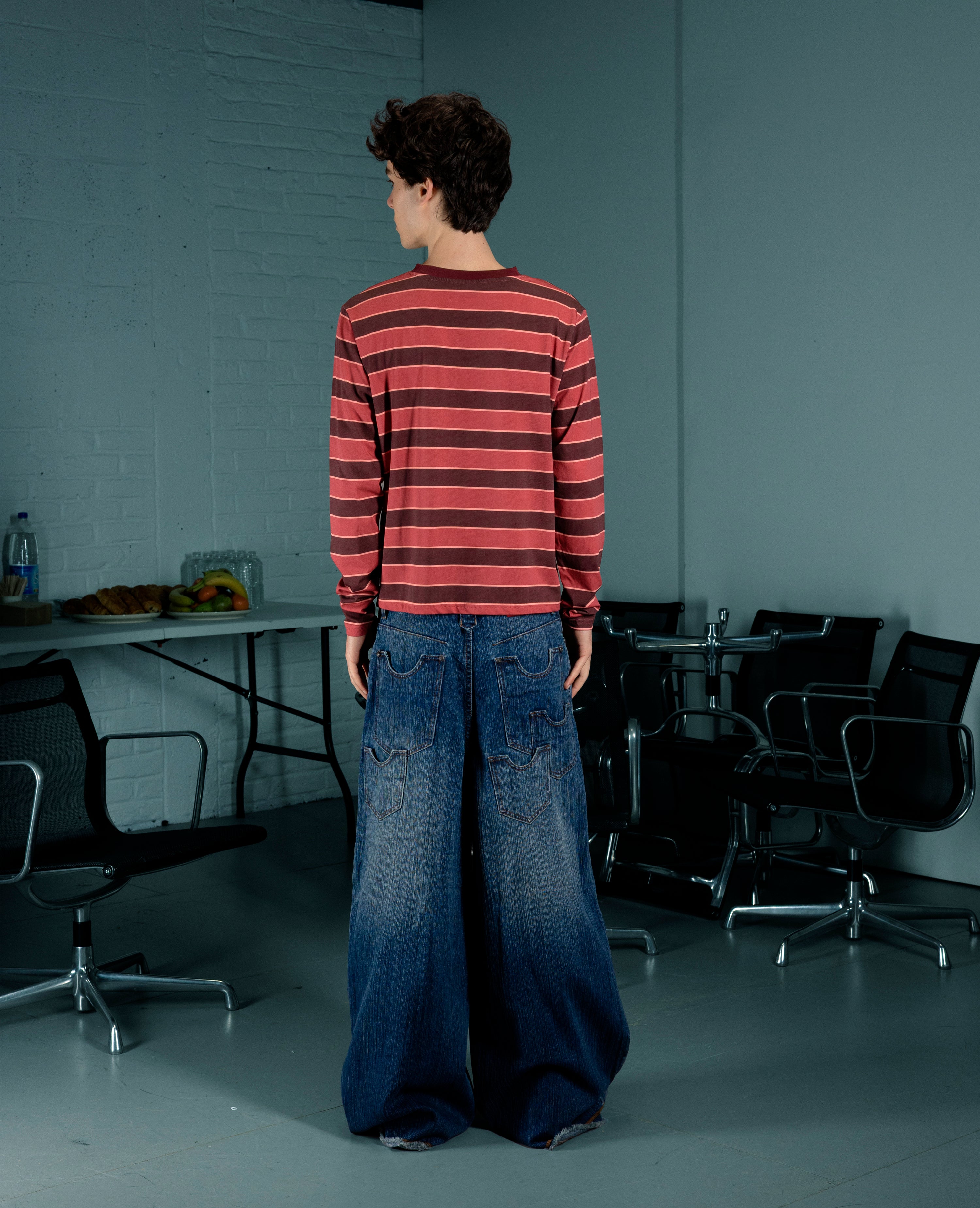 RED PRISONER LONGSLEEVE