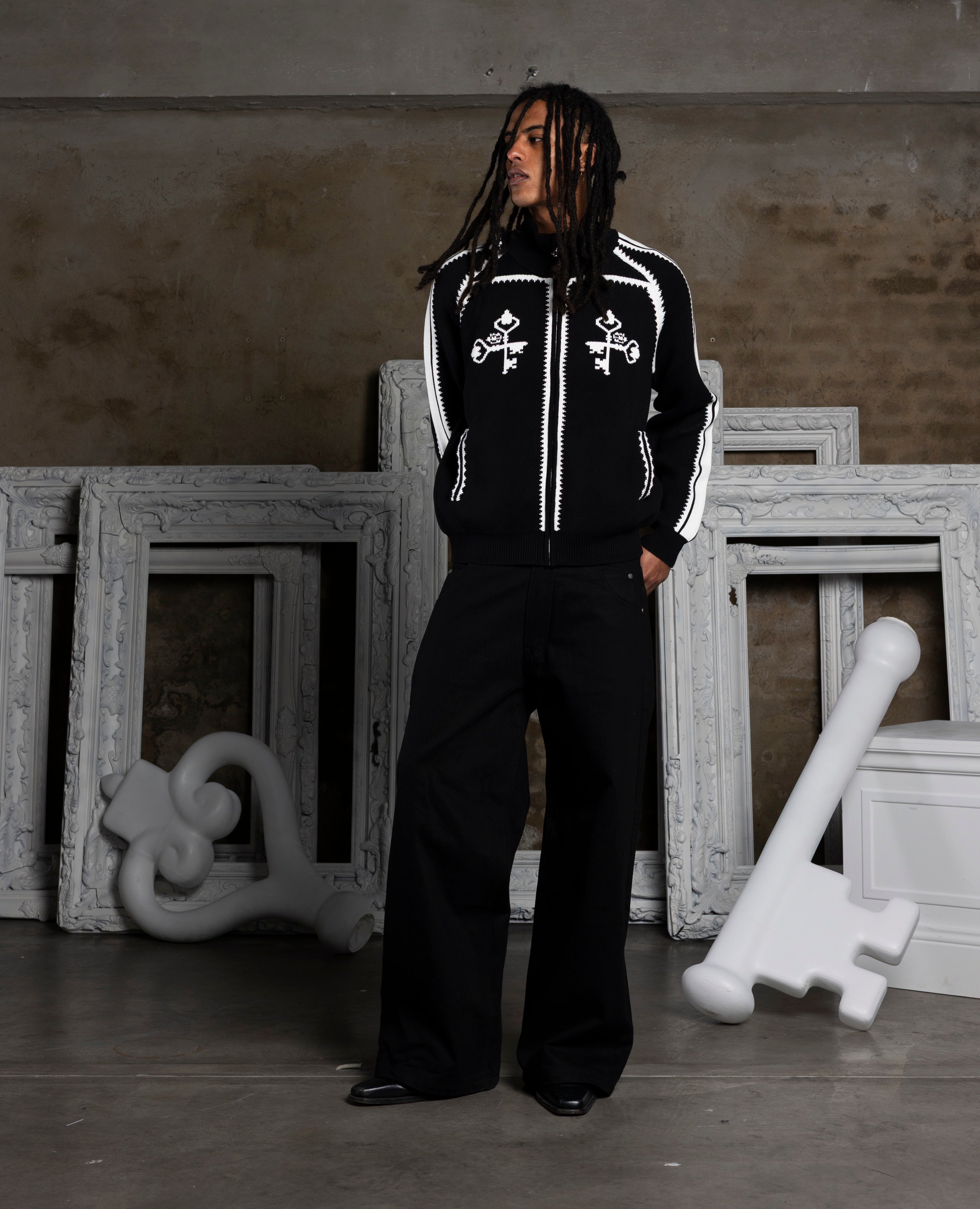 CROSSKEY ZIPPER KNIT