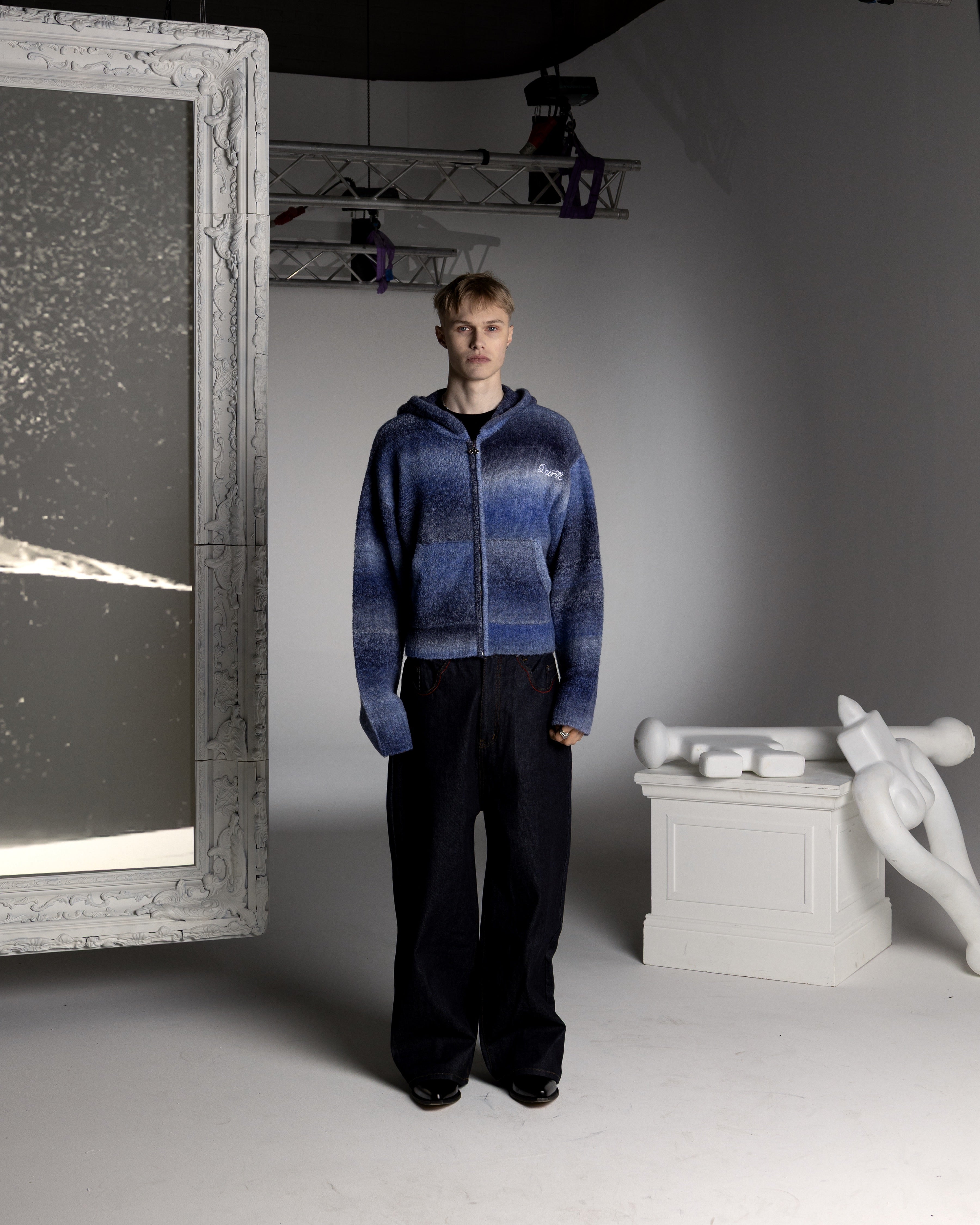 DOWN BLUE GRADIENT ZIP