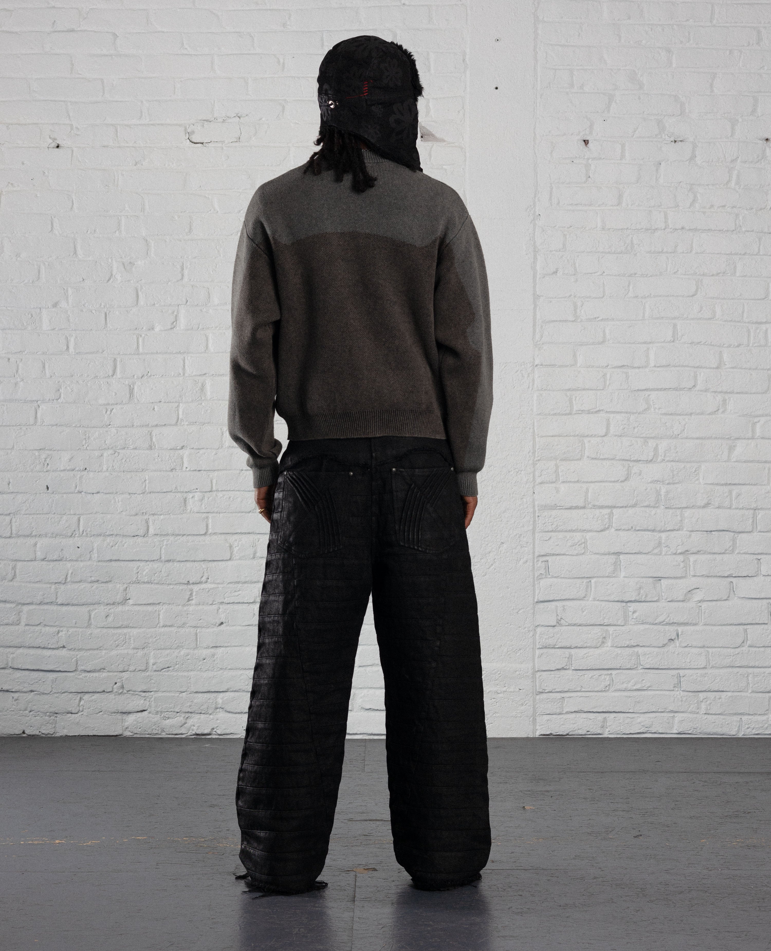 DARK TREMOR KNITWEAR