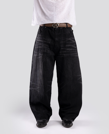 LOOSE-FIT EVERYDAY DENIM